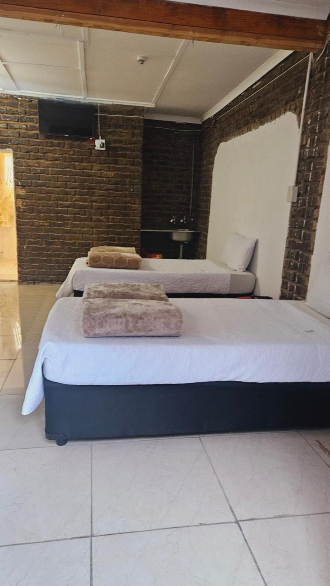 Goodlife Guest House In 梅富根 外观 照片