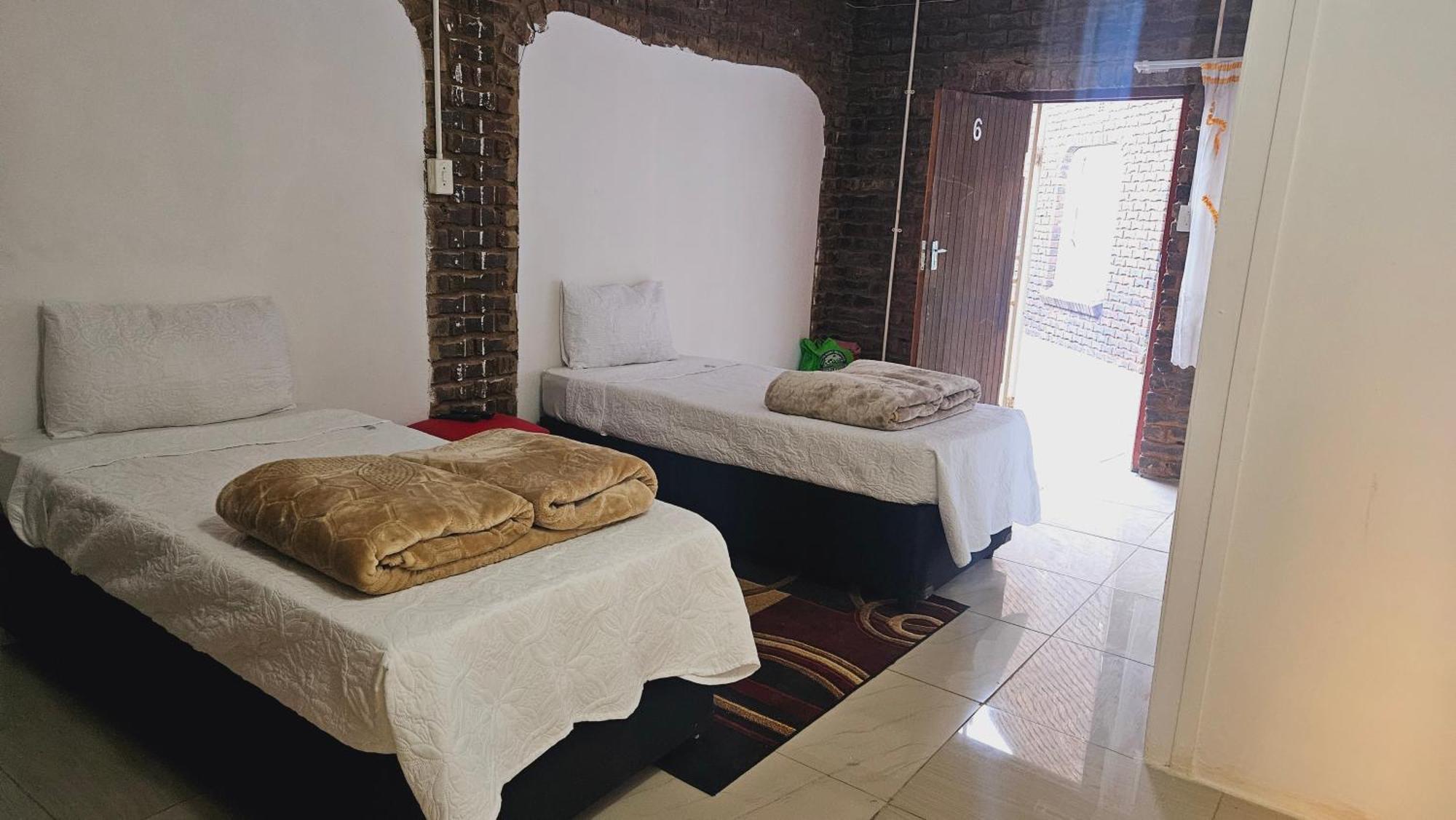 Goodlife Guest House In 梅富根 外观 照片