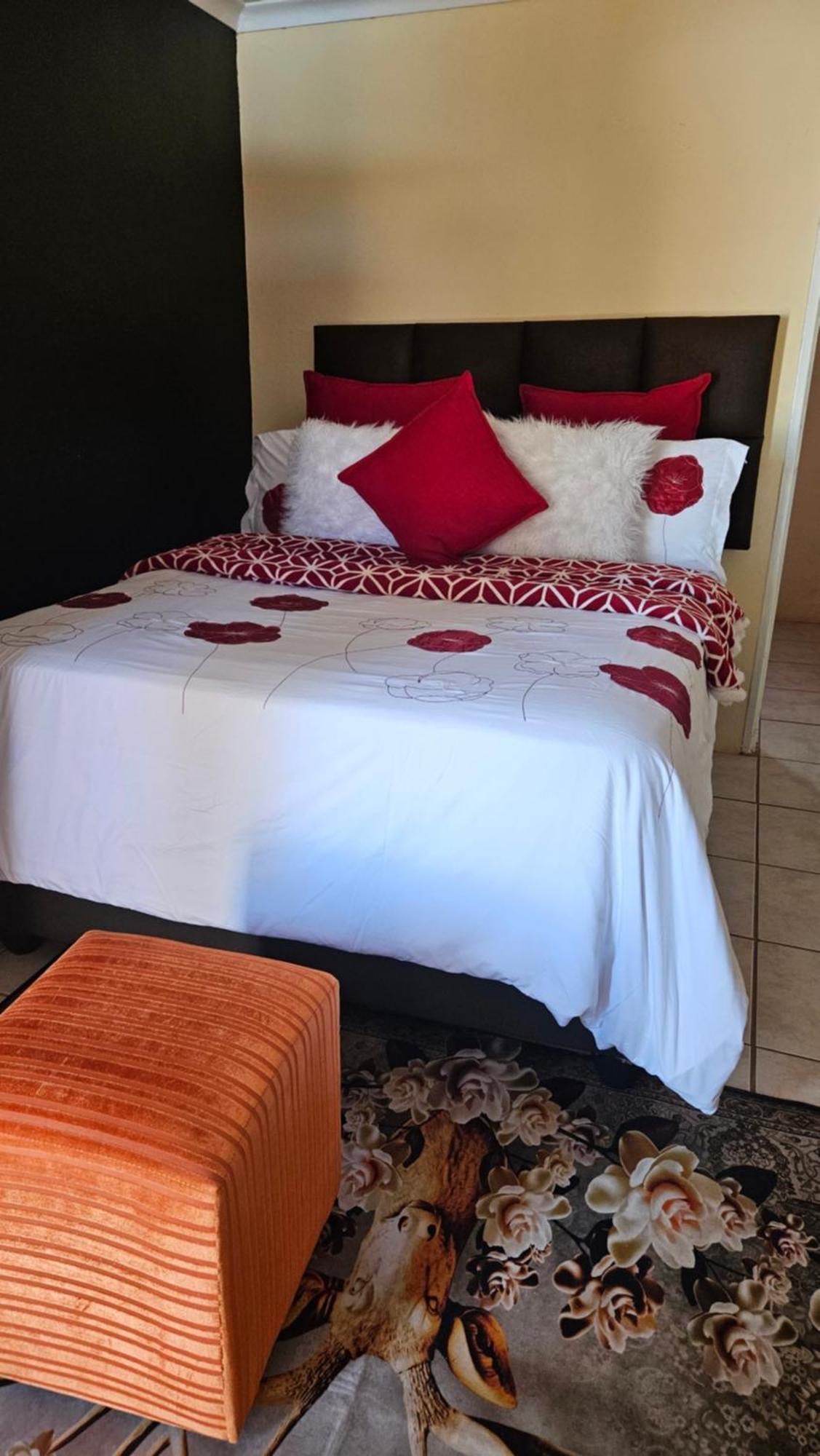 Goodlife Guest House In 梅富根 外观 照片